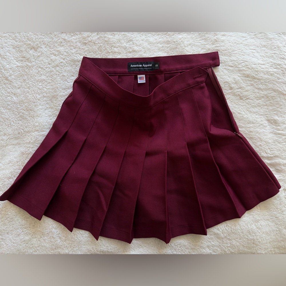 [NWOT] American Apparel Tennis Skirt in Burgundy